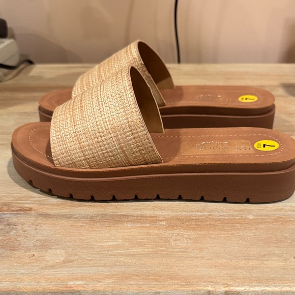 TOP Moda Women’s Slide Sandal with Natural Woven Raffia Strap Size 7 - Picture 4 of 5